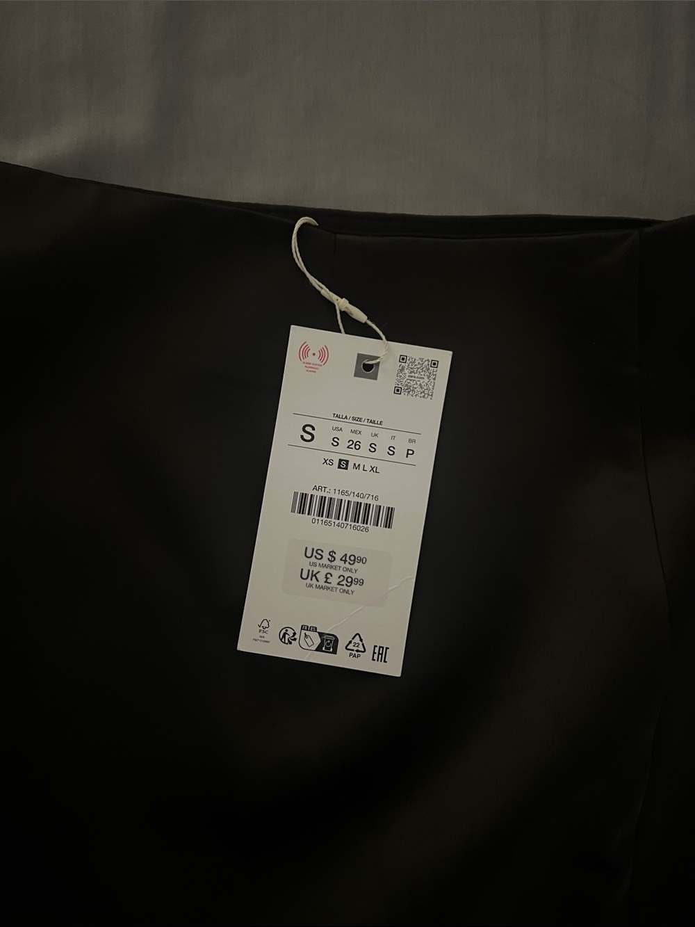 Zara Black Mini Skirt with Cream Lace Trim - Picture 2 of 3